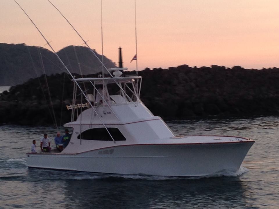 43 ft. Maverick, Dragin Fly, 6 anglers max, Los Suenos by CR Fishing  Charters